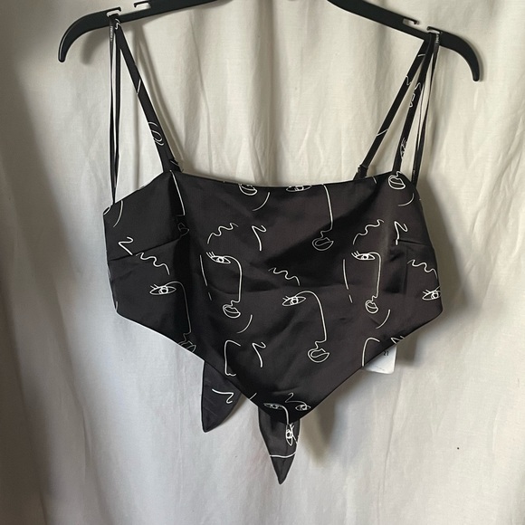 Forever 21 Tops - F21 tie back crop top NWT